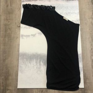 Tight fitted black clubbing dress